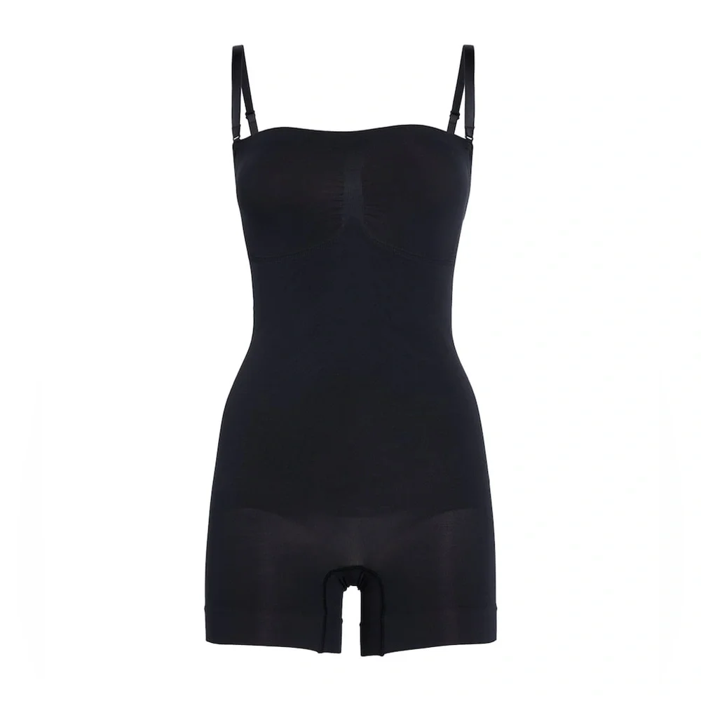 NEW SKIMS Seamless Sculpt Strapless Shorts Bodysuit- Onyx (size M)